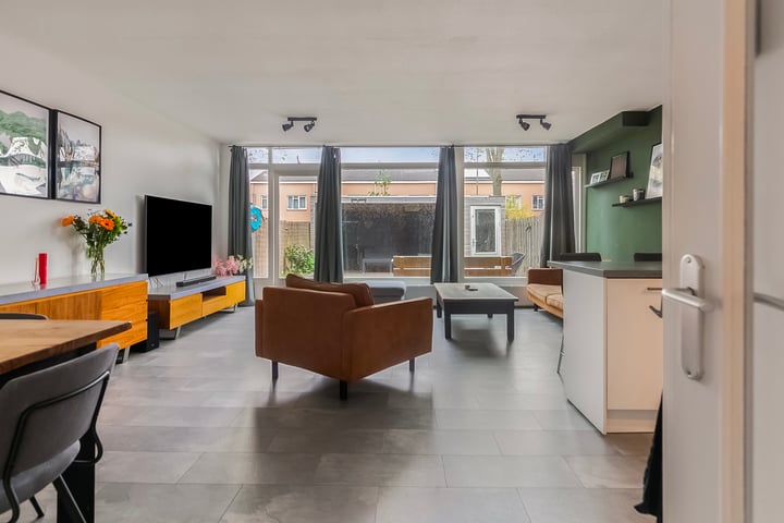 Bekijk foto 3 van Bijster 11