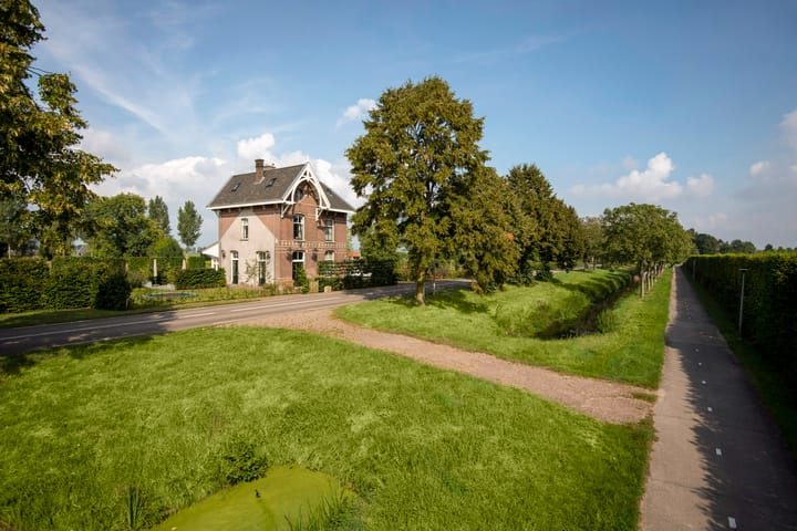 Photo 30 of Stationsweg 3