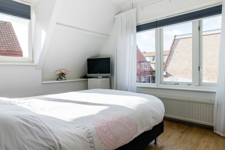 View photo 11 of Borneostraat 28