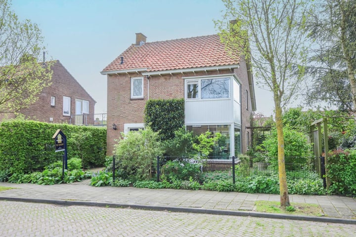 Bekijk foto 1 van Prinses Irenestraat 39