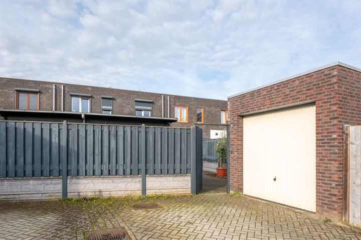 View photo 24 of Nicolaas Beetsstraat 45