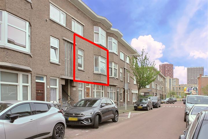 View photo 3 of Karel de Geerstraat 39