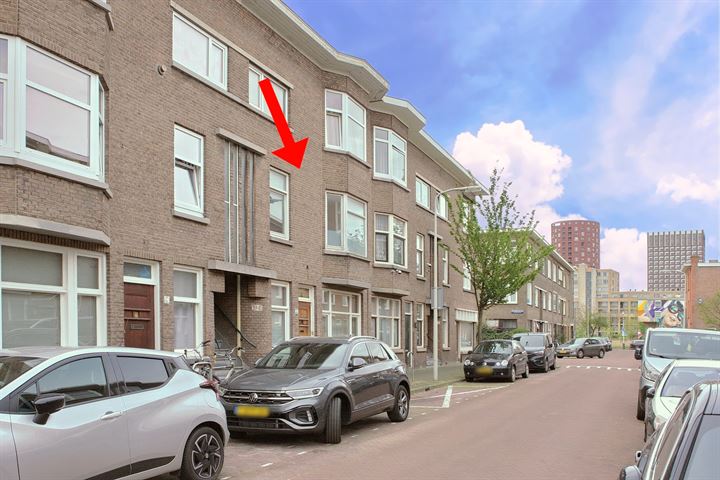 View photo 2 of Karel de Geerstraat 39