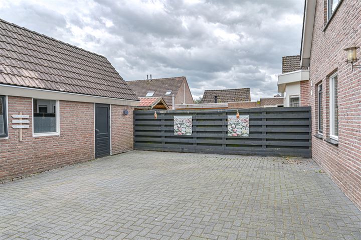 Bekijk foto 48 van Riegheidestraat 47