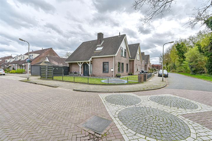 Bekijk foto 55 van Riegheidestraat 47