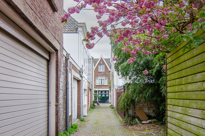 View photo 35 of Parkstraat 9