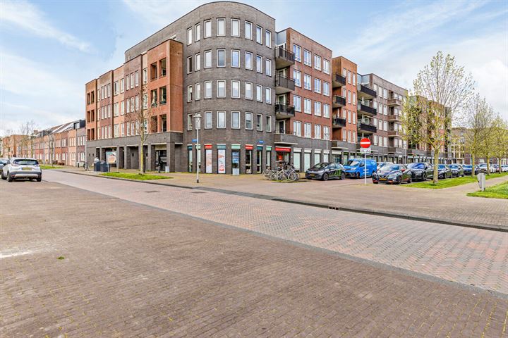 View photo 4 of Denemarkenstraat 42