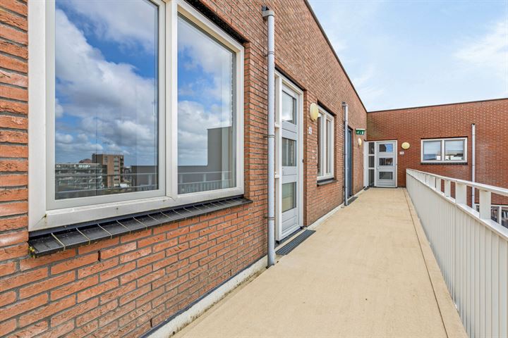 Bekijk foto 8 van Denemarkenstraat 42