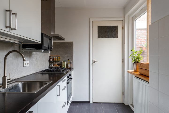 Bekijk foto 4 van Oudwijkerveldstraat 51