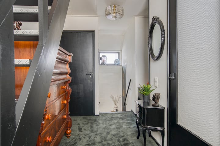 Photo 15 of Voorstraat 17