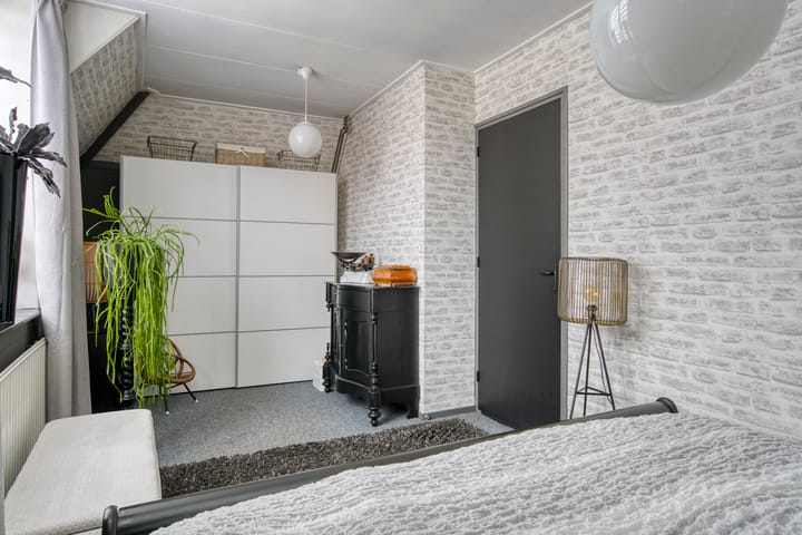 Photo 33 of Voorstraat 17