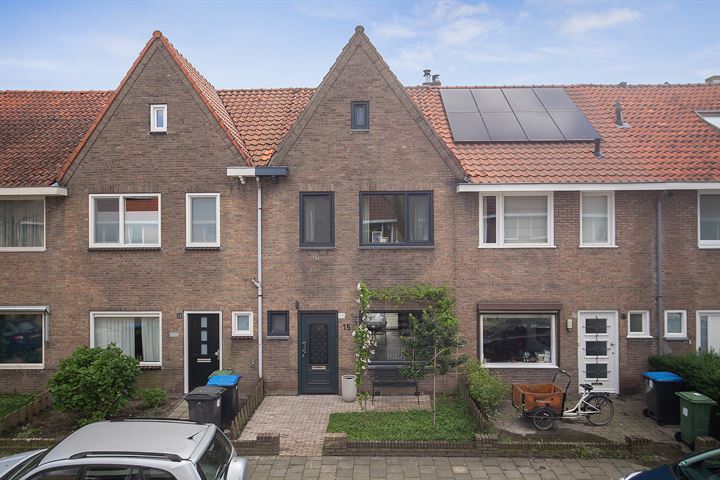 Bekijk foto 1 van Moerdijkstraat 15