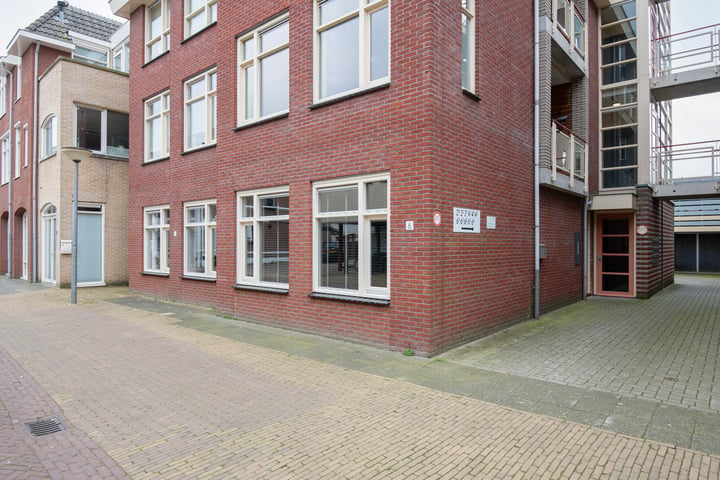 Bekijk foto 1 van Molenstraat 6