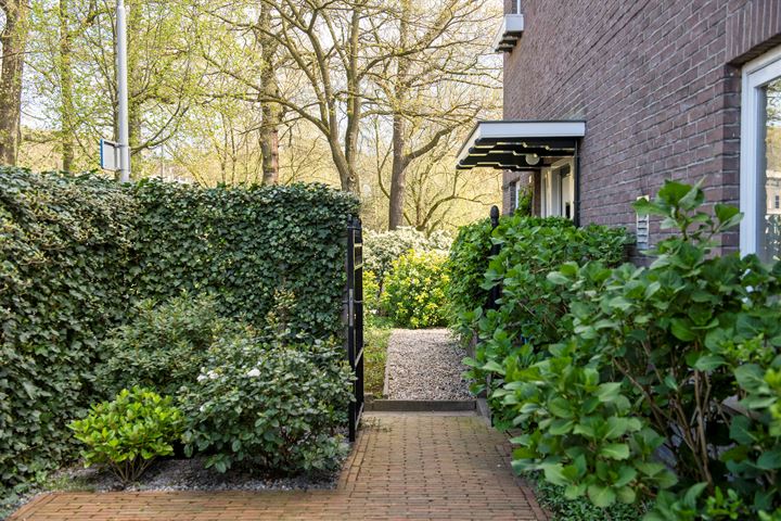 Bekijk foto 34 van Adama van Scheltemastraat 1