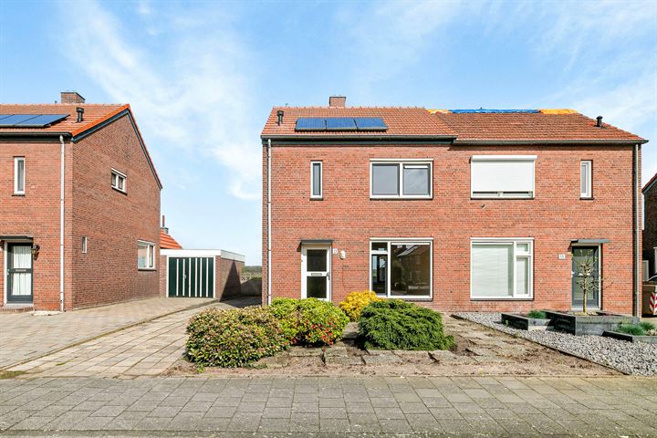 Bekijk foto 2 van van Broekhuizenstraat 13