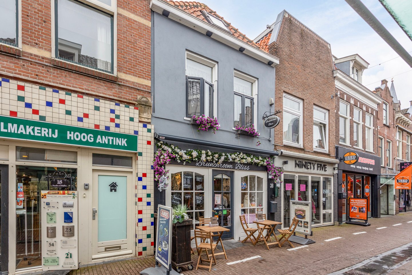 View photo 2 of Hoogstraat 38