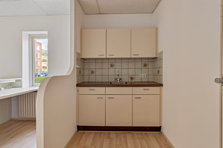 Photo 32 of Jacob van Houtestraat 16