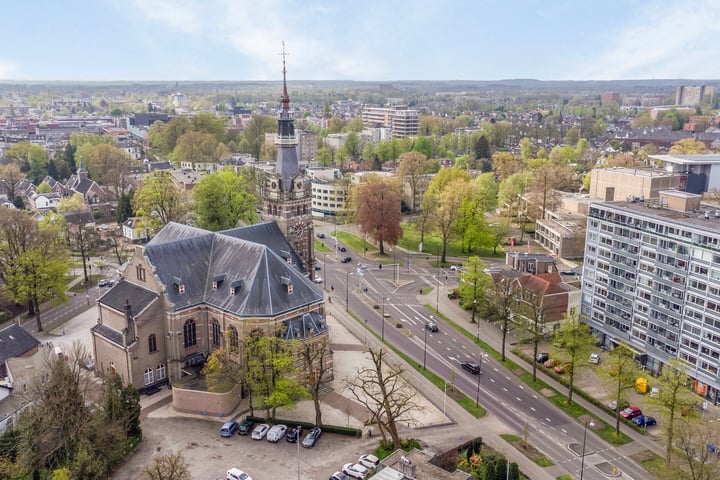 Bekijk foto 43 van Bloemwijklaan 4