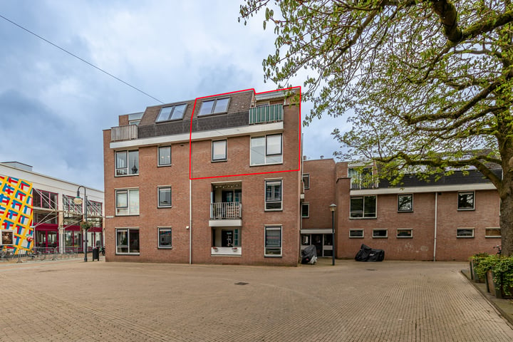 Bekijk foto 1 van Haarstraat 108