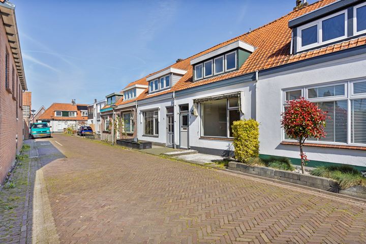 Bekijk foto 2 van Hoflandstraat 3