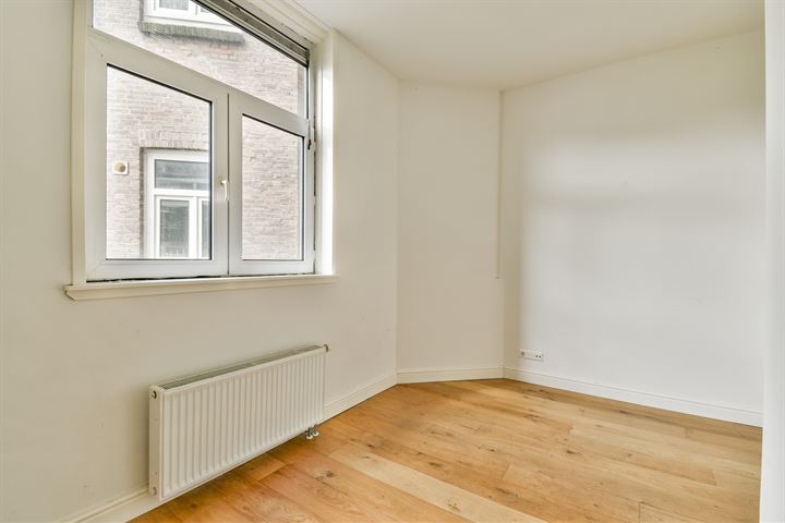 Bekijk foto 12 van Linnaeusstraat 40-1