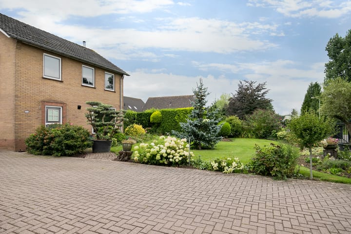 Photo 4 of Laarstraat 27-27A