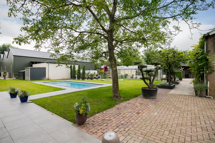 Photo 39 of Laarstraat 27-27A