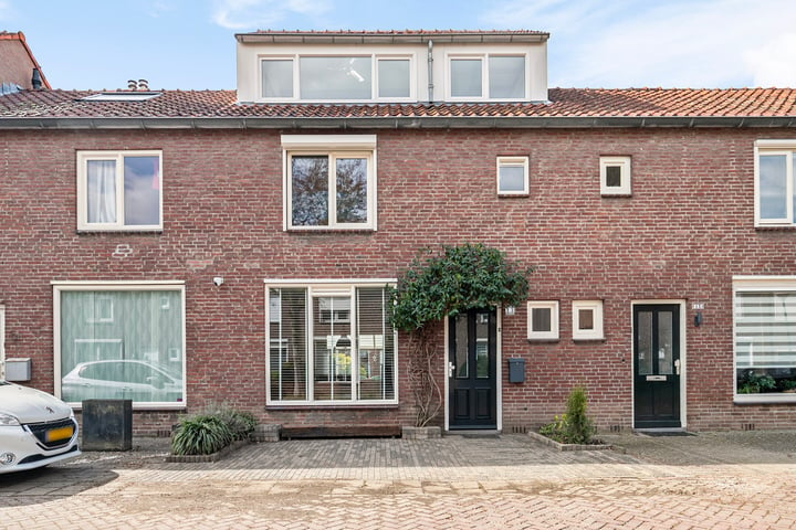 Bekijk foto 1 van Wolfakkerstraat 13