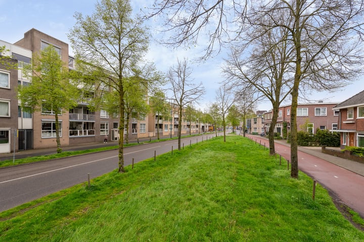 Bekijk foto 4 van Montaubanstraat 33