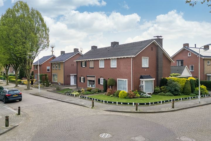 Bekijk foto 5 van Veldstraat 2