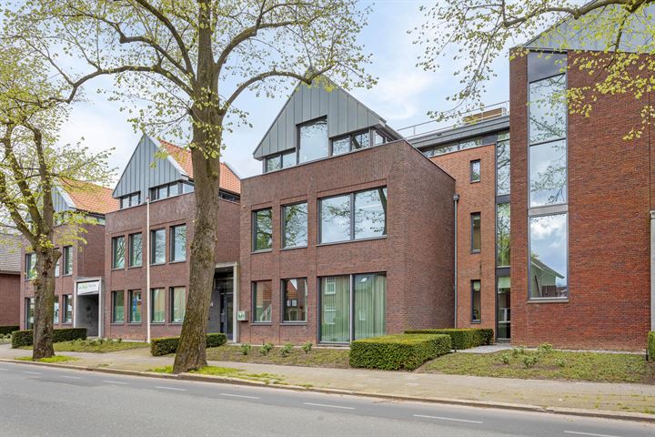 Heuvelstraat 12-14, Deurne