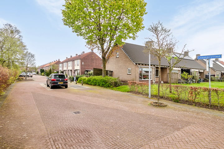 Bekijk foto 36 van Lavendelstraat 14