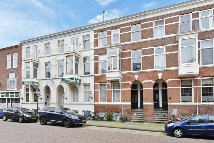 Bekijk foto 3 van Renbaanstraat 28