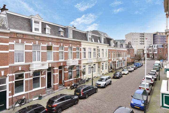 Bekijk foto 9 van Renbaanstraat 28