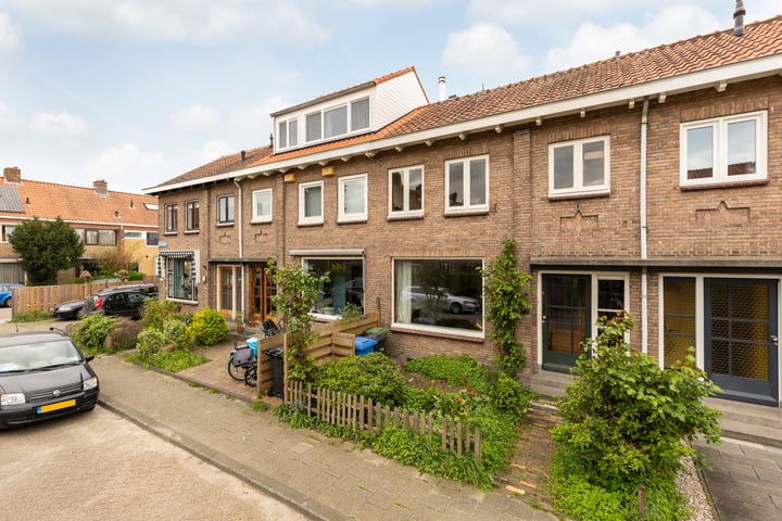 Bekijk foto 1 van Molenstraat 37