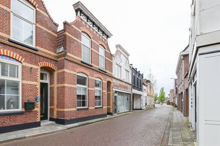 Bekijk foto 1 van Molenstraat 12