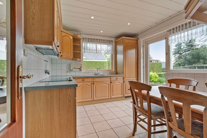 Foto 3 van Moersluisstraat 4