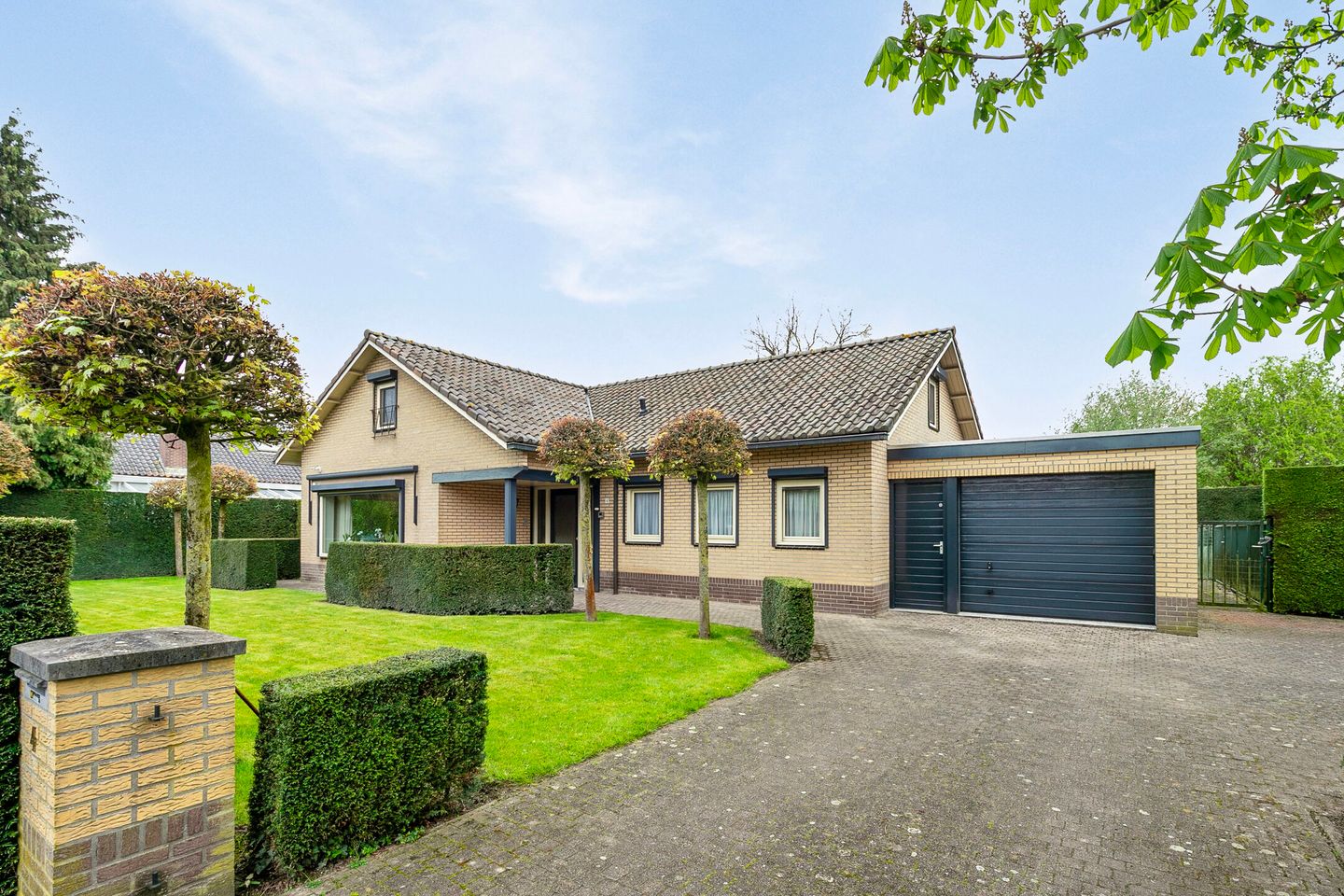 Foto 1 van Moersluisstraat 4