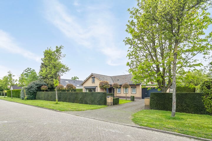 Foto 7 van Moersluisstraat 4