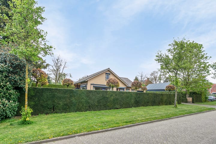 Foto 8 van Moersluisstraat 4