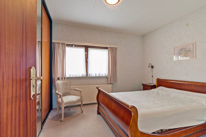 Foto 19 van Moersluisstraat 4