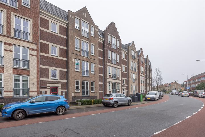 View photo 1 of Beatrixstraat 61