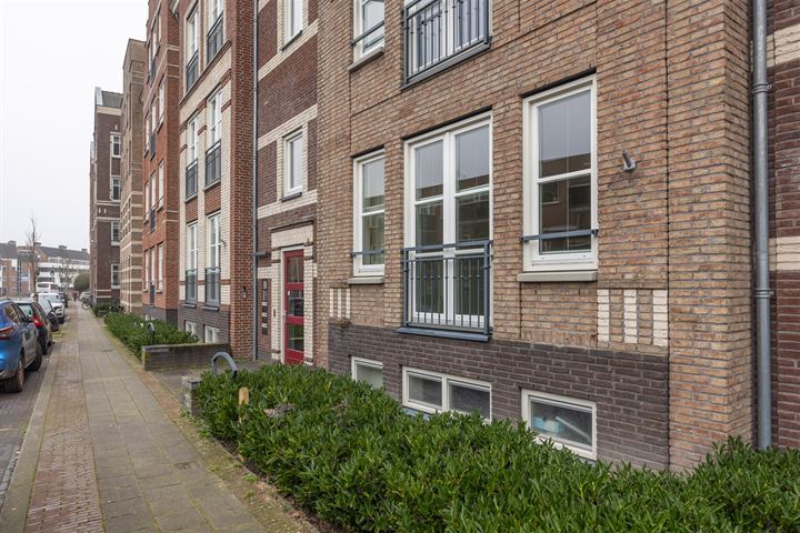 Bekijk foto 2 van Beatrixstraat 61