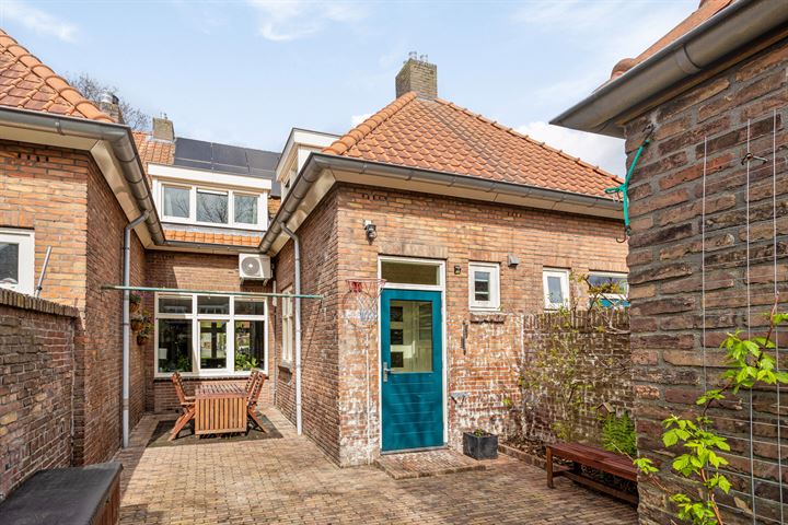 Bekijk foto 32 van Ruurlostraat 19