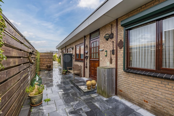 Bekijk foto 13 van Graaf van Egmondstraat 69