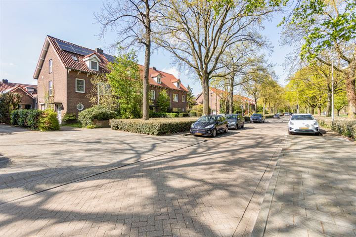 View photo 2 of Leijparkweg 55