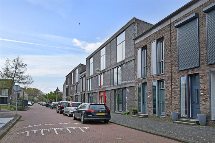 Bekijk foto 35 van Meerkoetstraat 6