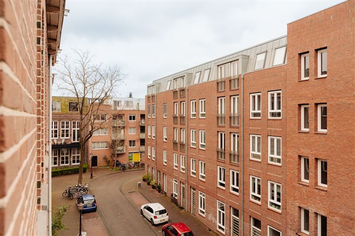 View photo 18 of Soendastraat 12-III