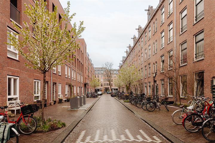 View photo 20 of Soendastraat 12-III