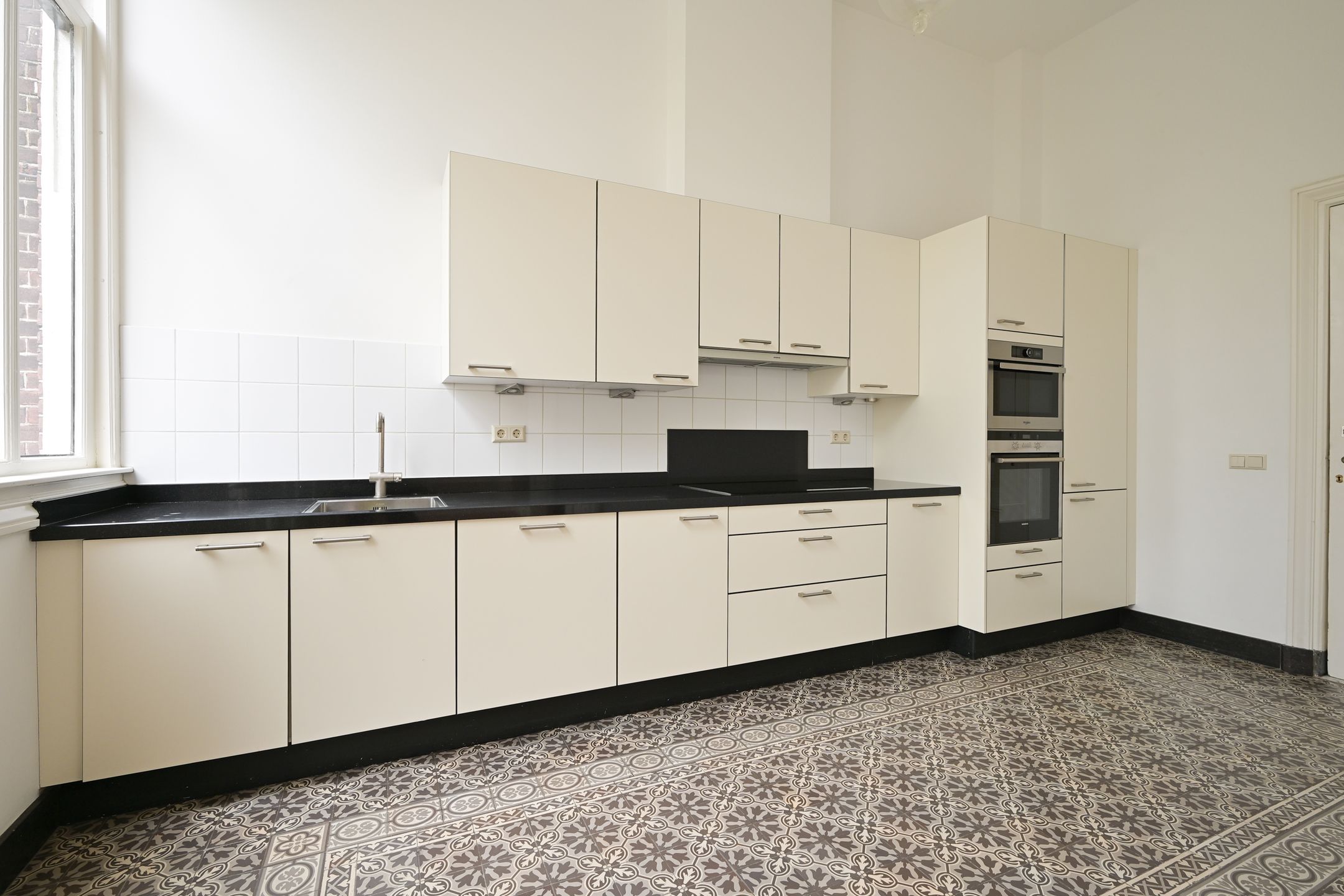 Foto 9 van Surinamestraat 30